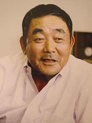 先代 代表取締役会長 弓場 静昭